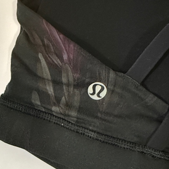 Lululemon Black Energy Floral Midnight Iris Sports Bra size Small - Picture 5 of 6